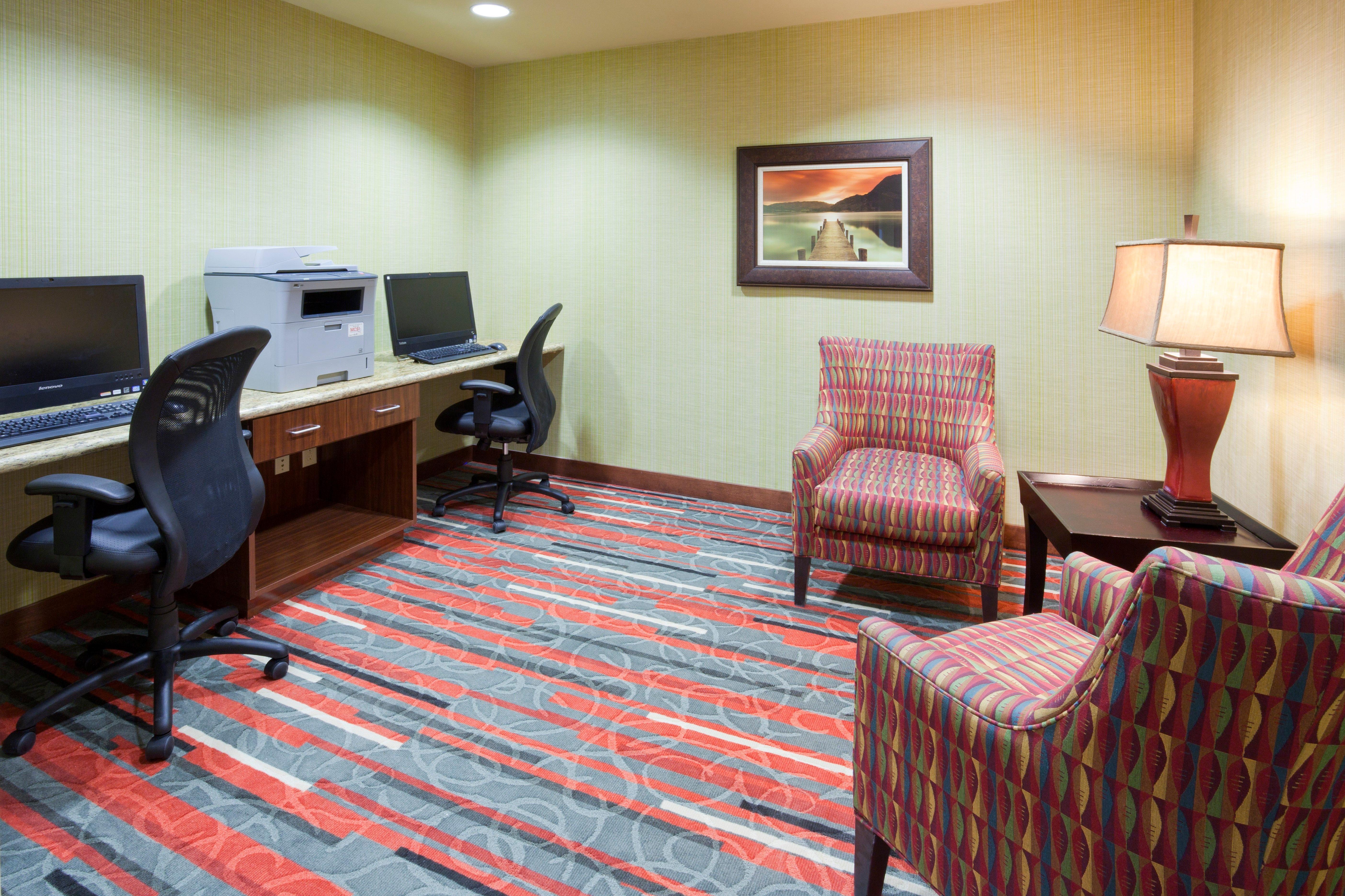 Holiday Inn Express & Suites Bloomington West By Ihg Exterior foto