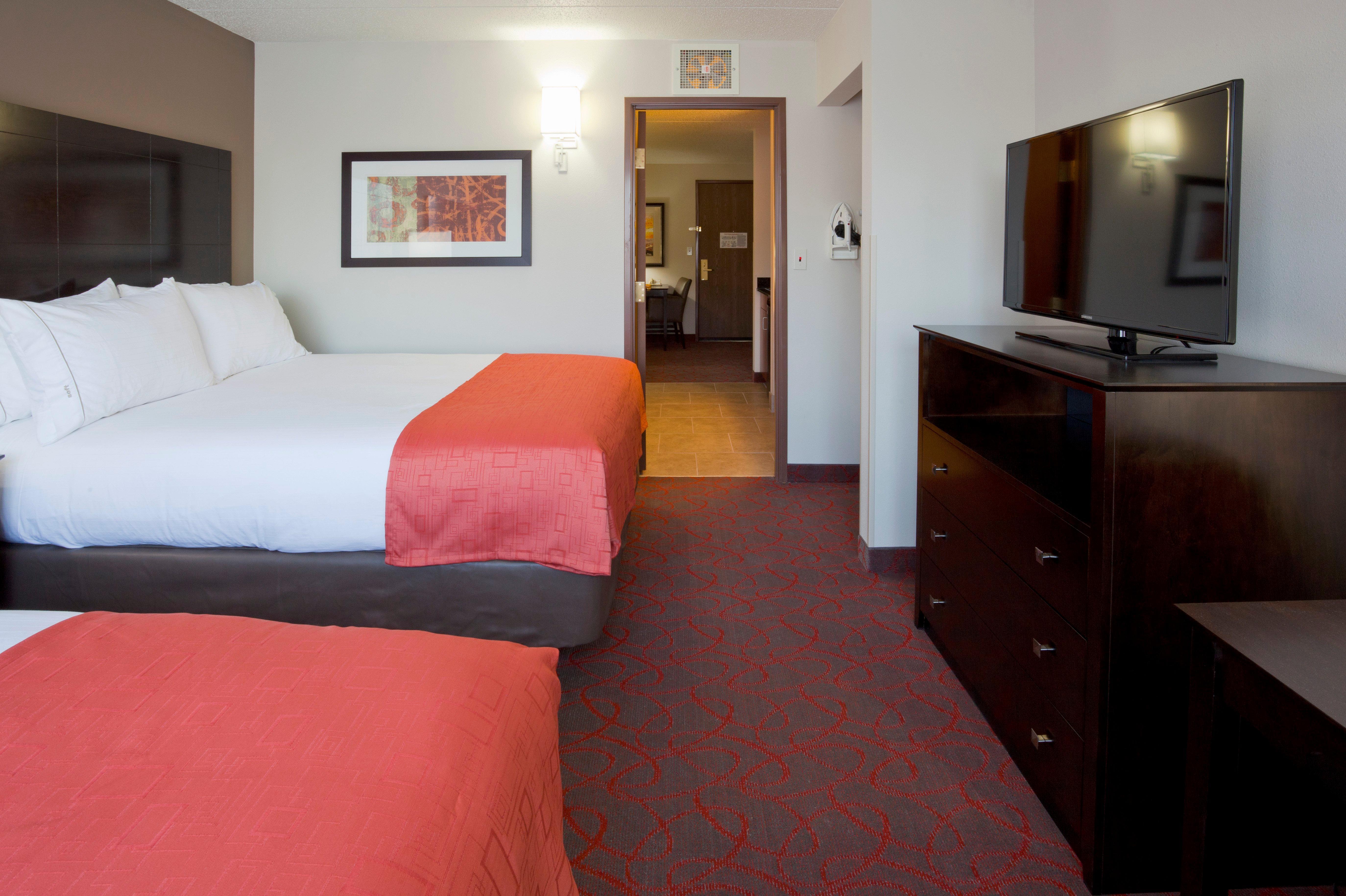 Holiday Inn Express & Suites Bloomington West By Ihg Exterior foto